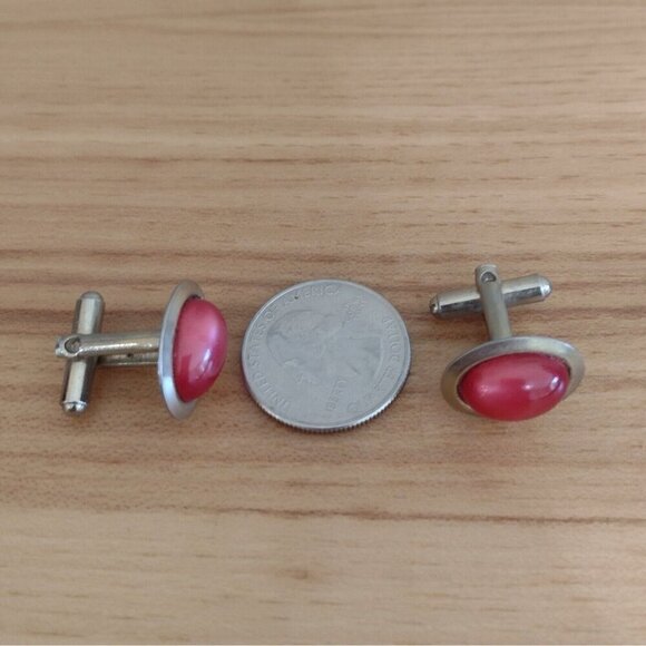 Vintage Red Cranberry Lucite Oval Cabochon Cufflinks Gold Tone - Picture 4 of 4